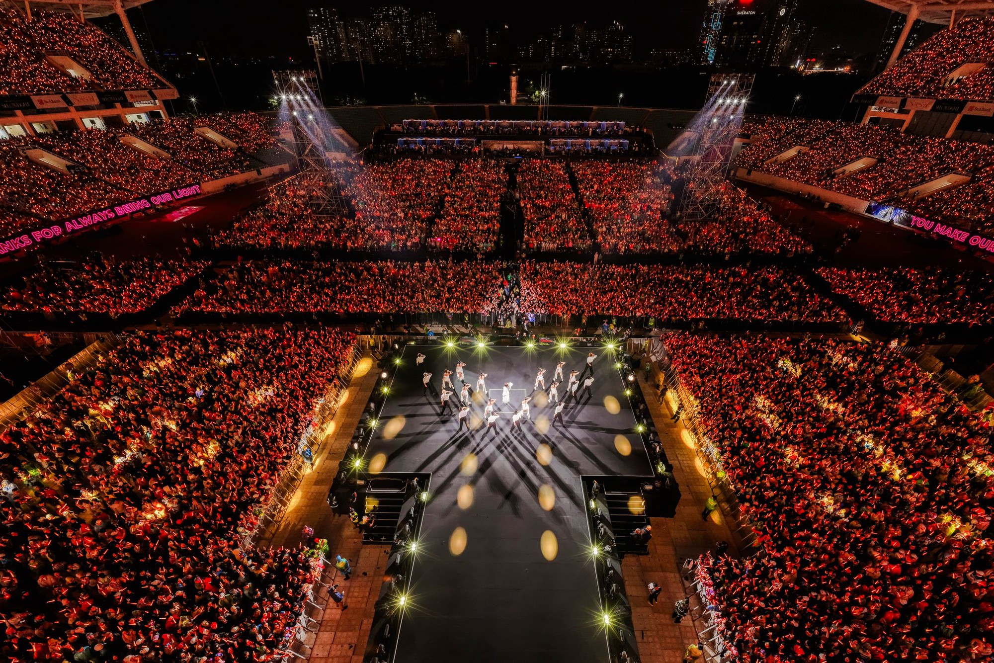 See The Light Concert: 4 tiếng thăng hoa của Mỹ Tâm tại Mỹ Đình, mãn nhãn nhưng chưa đủ thỏa mãn- Ảnh 12. See The Light Concert: 4 tiếng thăng hoa của Mỹ Tâm tại Mỹ Đình, mãn nhãn nhưng chưa đủ thỏa mãn- Ảnh 12.