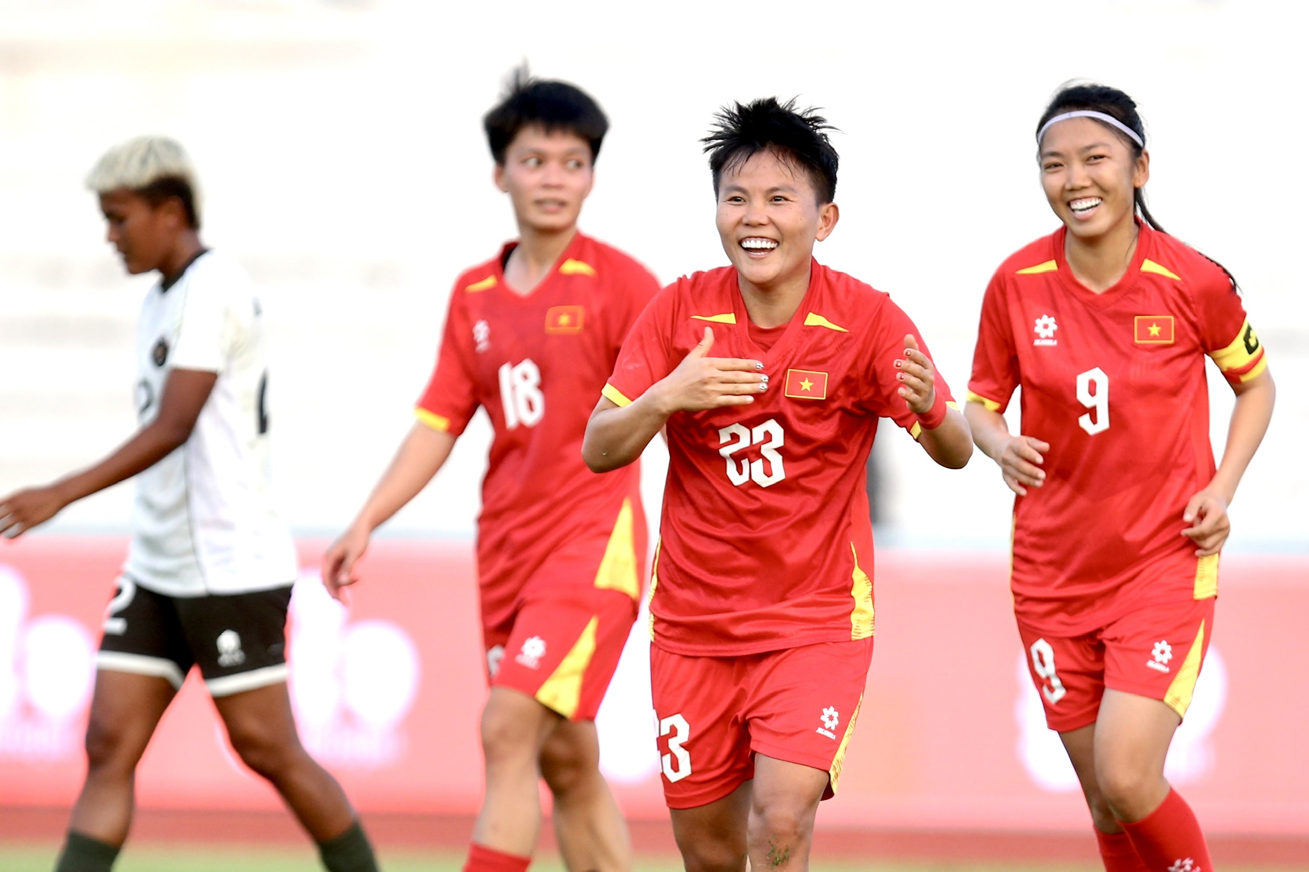 Bích Thùy và Hải Yến bất ngờ thành ‘đối thủ’ trong cuộc đua ghi nhiều bàn thắng nhất SEA Games?- Ảnh 4. Bích Thùy và Hải Yến bất ngờ thành ‘đối thủ’ trong cuộc đua ghi nhiều bàn thắng nhất SEA Games?- Ảnh 4.