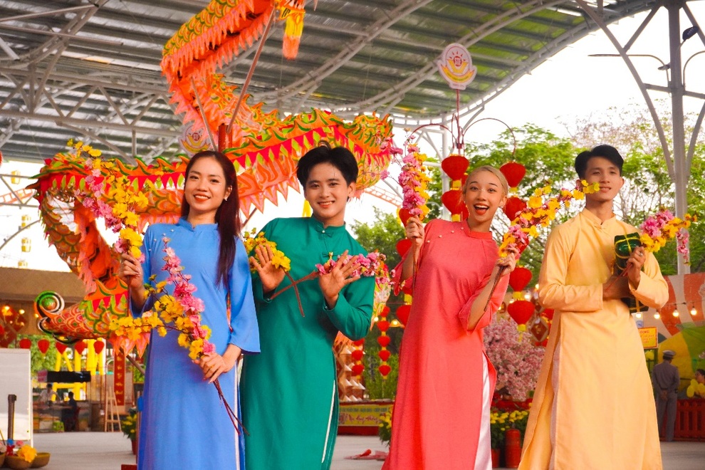 Đón Tết Dương lịch tại Suối Tiên, cơ hội nhận lộc vàng và Iphone 17 Pro - 5