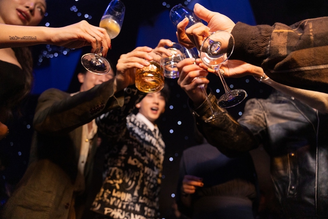 Loạt ảnh chưa được công bố bên trong siêu sự kiện Louis Vuitton: HIEUTHUHAI hát quá tình và tương tác hiếm có của dàn sao xịn- Ảnh 4.