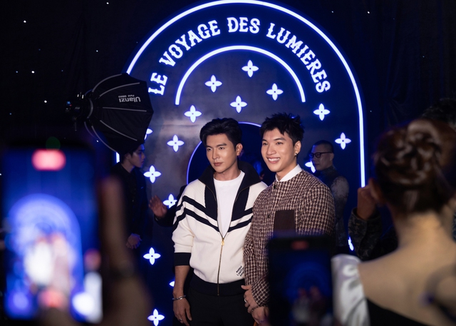 Loạt ảnh chưa được công bố bên trong siêu sự kiện Louis Vuitton: HIEUTHUHAI hát quá tình và tương tác hiếm có của dàn sao xịn- Ảnh 19.