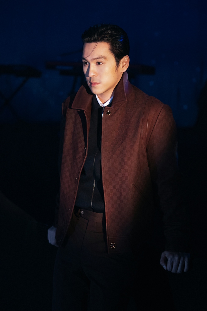 Loạt ảnh chưa được công bố bên trong siêu sự kiện Louis Vuitton: HIEUTHUHAI hát quá tình và tương tác hiếm có của dàn sao xịn- Ảnh 20. Loạt ảnh chưa được công bố bên trong siêu sự kiện Louis Vuitton: HIEUTHUHAI hát quá tình và tương tác hiếm có của dàn sao xịn- Ảnh 20.