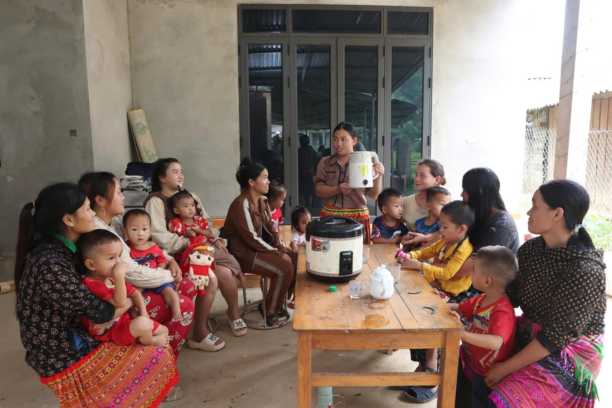 Điện về sưởi ấm bản Vàng On- Ảnh 3. Điện về sưởi ấm bản Vàng On- Ảnh 3.