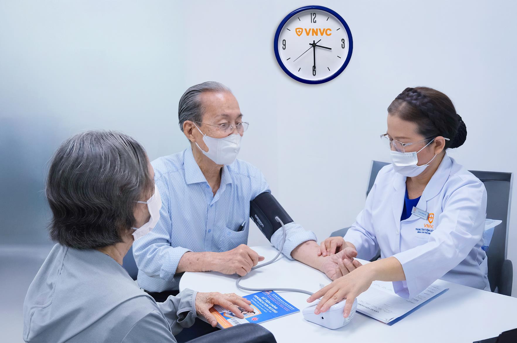 VNVC ra mắt vắc xin RSV thế hệ mới phòng viêm phổi cho người lớn 4 VNVC - Ảnh 3.