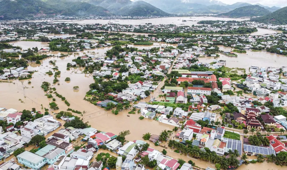 Đợt mưa lũ lịch sử đã khiến Khánh Hòa thiệt hại nặng nề. Ảnh: XUÂN HOÁT z7233453750756_4895718da0d93b5c9445e63800bec441.jpg