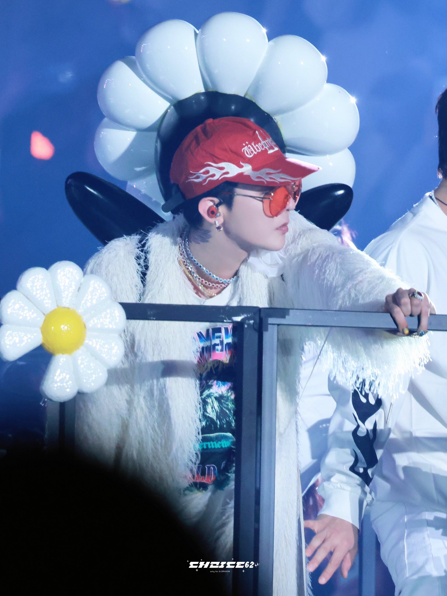 Đại hội showbiz ở concert G-DRAGON: Jung Kook 