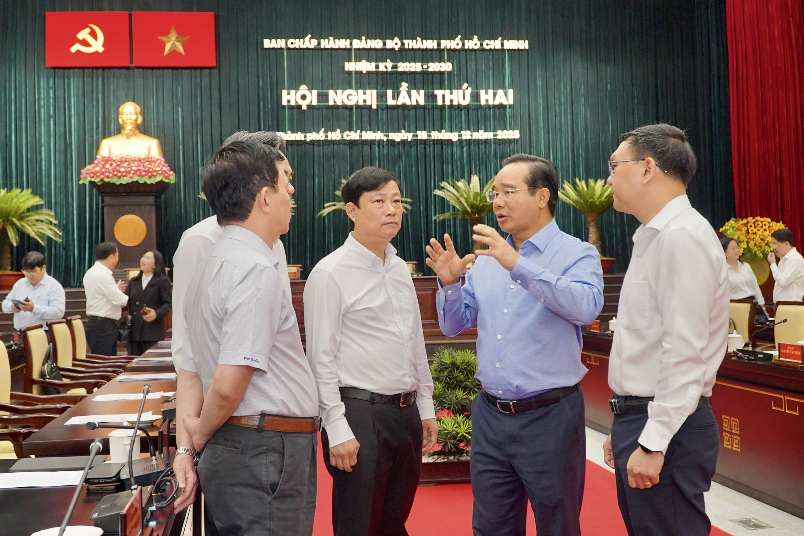 Thời điểm then chốt cho chặng đường 2025-2030 7 Hội nghị Ban Chấp hành Đảng bộ TPHCM: Thời điểm then chốt cho chặng đường 2025-2030 - Ảnh 7.