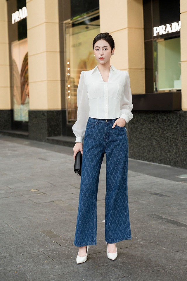 Quần jeans và áo sơ mi, 'cặp đôi vàng' nâng tầm phong cách thanh lịch- Ảnh 2. Quần jeans và áo sơ mi, 'cặp đôi vàng' nâng tầm phong cách thanh lịch- Ảnh 2.