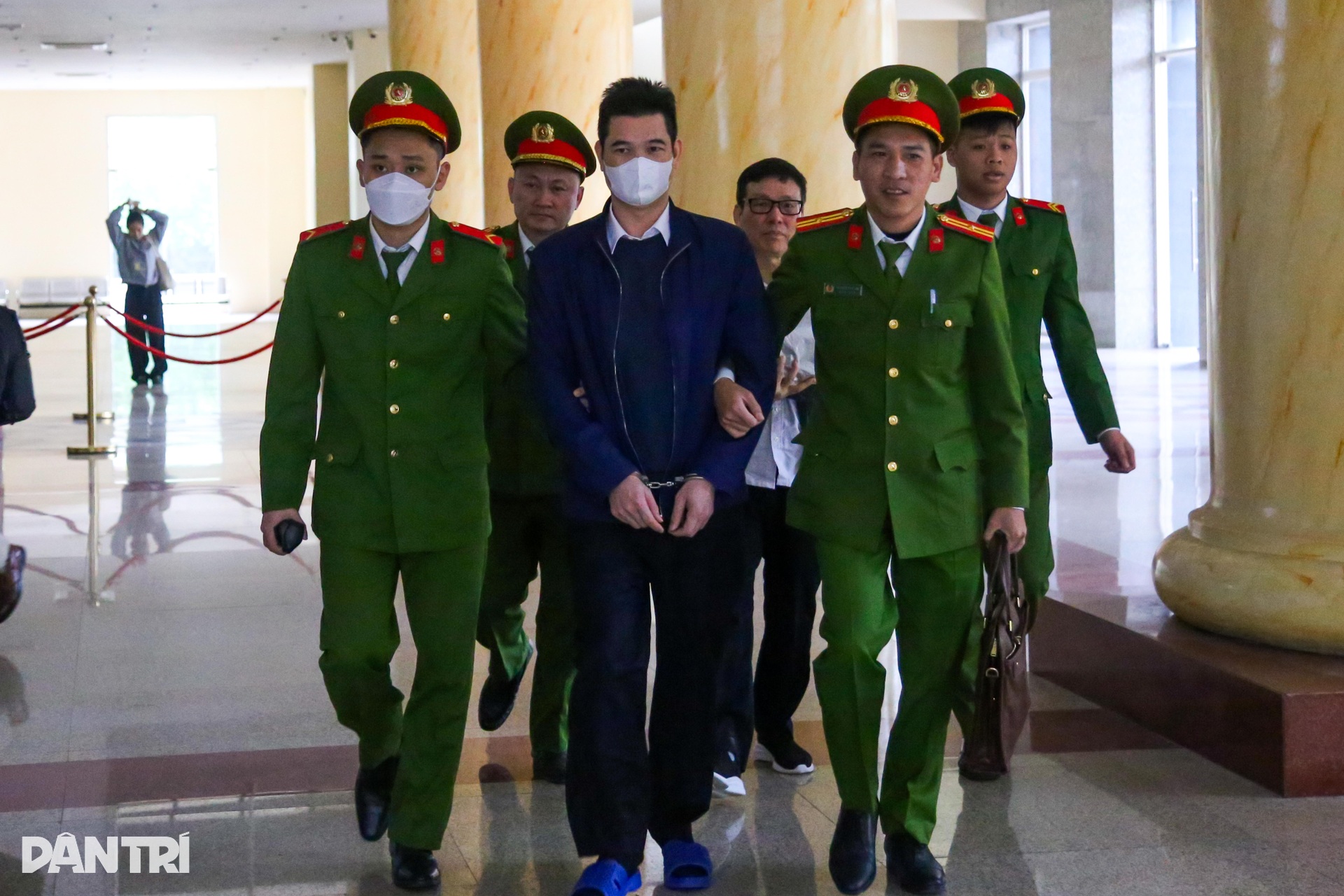 Dáng vẻ khác lạ của cựu Bí thư Tỉnh ủy Vĩnh Phúc cũ Hoàng Thị Thúy Lan - 3 Dáng vẻ khác lạ của cựu Bí thư Tỉnh ủy Vĩnh Phúc cũ Hoàng Thị Thúy Lan - 3