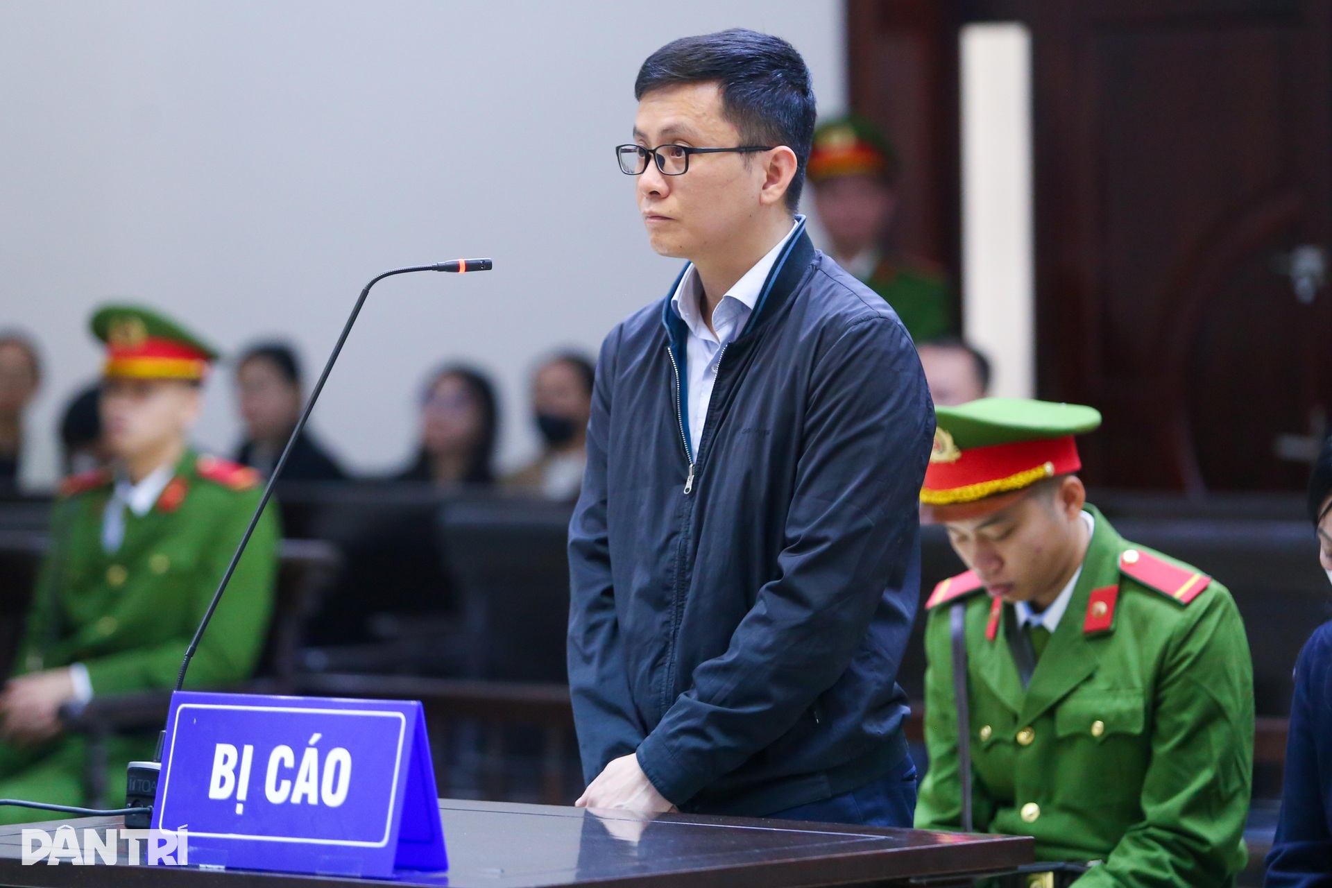 Dáng vẻ khác lạ của cựu Bí thư Tỉnh ủy Vĩnh Phúc cũ Hoàng Thị Thúy Lan - 6 Dáng vẻ khác lạ của cựu Bí thư Tỉnh ủy Vĩnh Phúc cũ Hoàng Thị Thúy Lan - 6