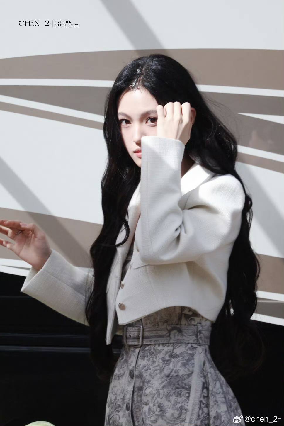 Trung Quốc hiện tại không ai mặc đẹp hơn mỹ nhân này: Đóng 1 phim mà mặc 20 bộ Haute Couture, đeo vòng cổ giá hàng triệu đô- Ảnh 3. Trung Quốc hiện tại không ai mặc đẹp hơn mỹ nhân này: Đóng 1 phim mà mặc 20 bộ Haute Couture, đeo vòng cổ giá hàng triệu đô- Ảnh 3.