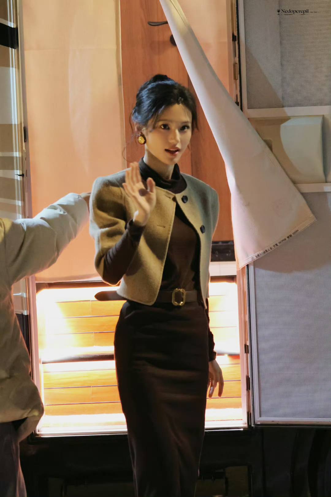 Trung Quốc hiện tại không ai mặc đẹp hơn mỹ nhân này: Đóng 1 phim mà mặc 20 bộ Haute Couture, đeo vòng cổ giá hàng triệu đô- Ảnh 5. Trung Quốc hiện tại không ai mặc đẹp hơn mỹ nhân này: Đóng 1 phim mà mặc 20 bộ Haute Couture, đeo vòng cổ giá hàng triệu đô- Ảnh 5.