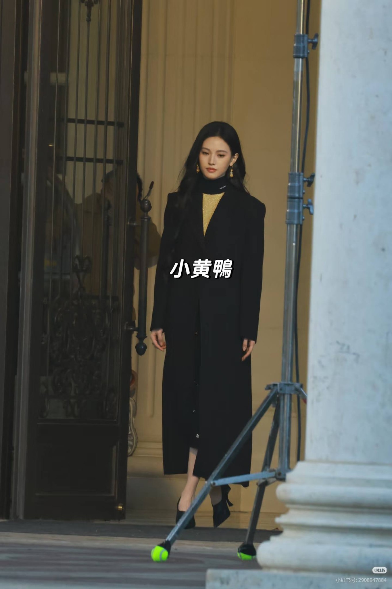 Trung Quốc hiện tại không ai mặc đẹp hơn mỹ nhân này: Đóng 1 phim mà mặc 20 bộ Haute Couture, đeo vòng cổ giá hàng triệu đô- Ảnh 6. Trung Quốc hiện tại không ai mặc đẹp hơn mỹ nhân này: Đóng 1 phim mà mặc 20 bộ Haute Couture, đeo vòng cổ giá hàng triệu đô- Ảnh 6.