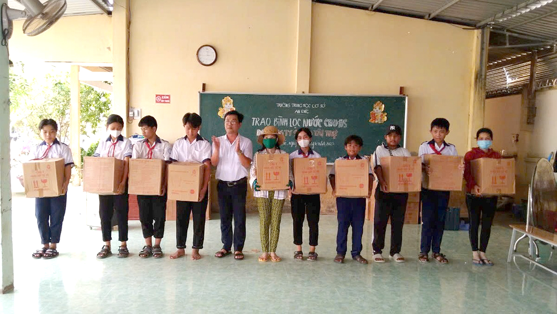 Người thầy gieo mầm trên sỏi đá - Ảnh 2. người thầy - Ảnh 2.