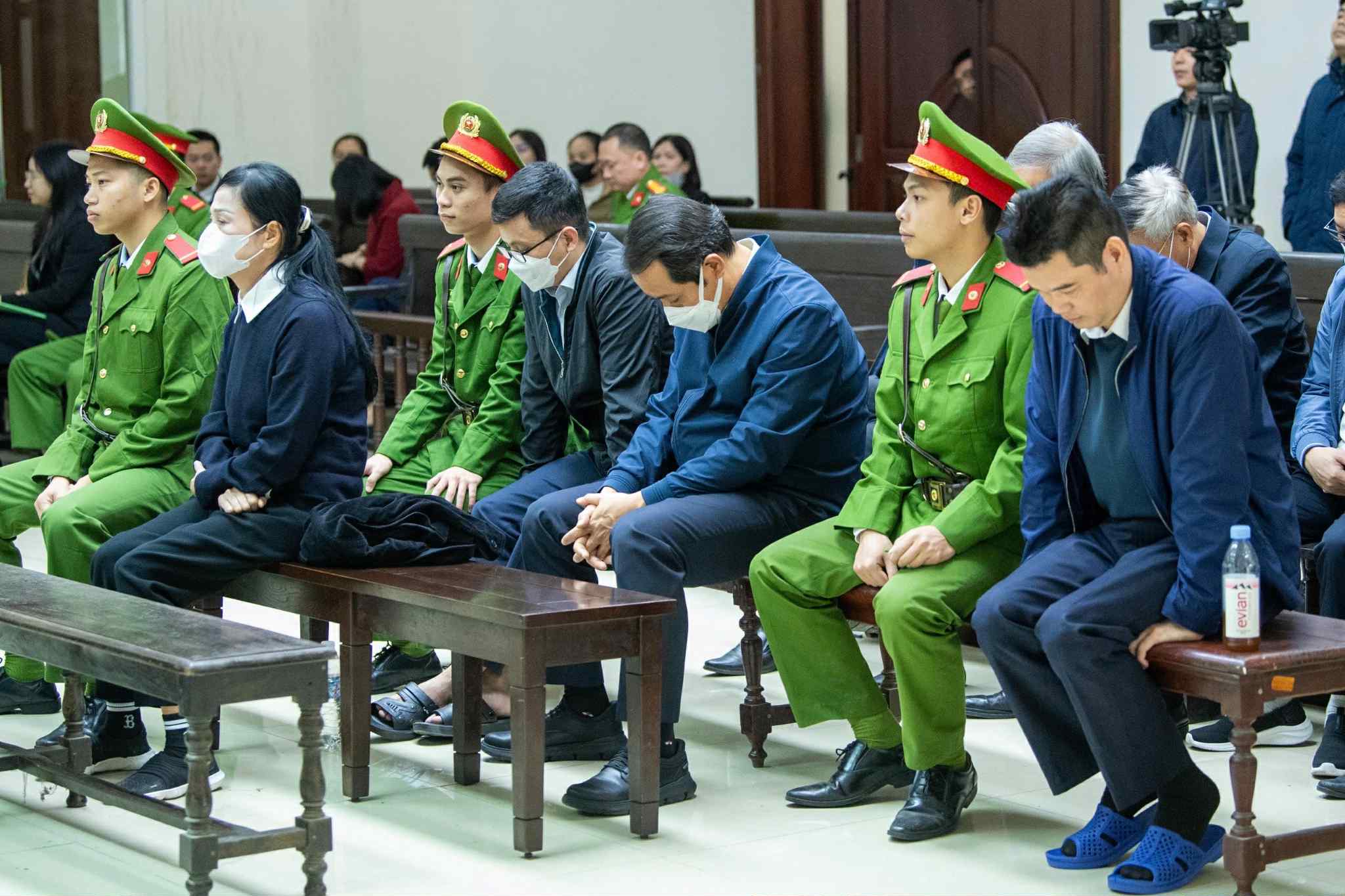 Hình ảnh bà Hoàng Thị Thúy Lan cùng các cựu lãnh đạo tỉnh Vĩnh Phúc cũ tại phiên tòa phúc thẩm 3 Hoàng THị Thúy Lan - Ảnh 3.