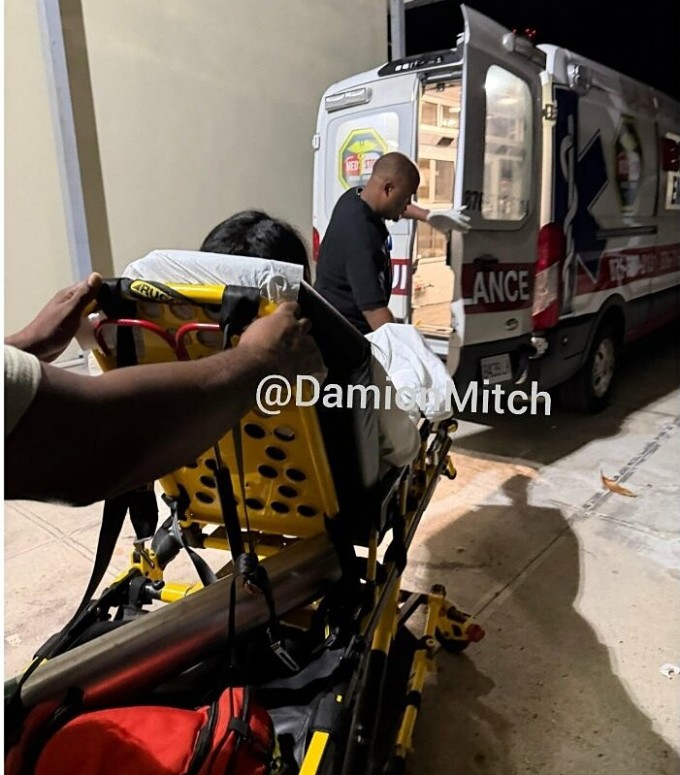 Hoa hậu Jamaica ngồi xe lăn trở về quê nhà sau tai nạn tại Miss Universe 3 Cô được đưa tới bệnh viện để tiếp tục điều trị.