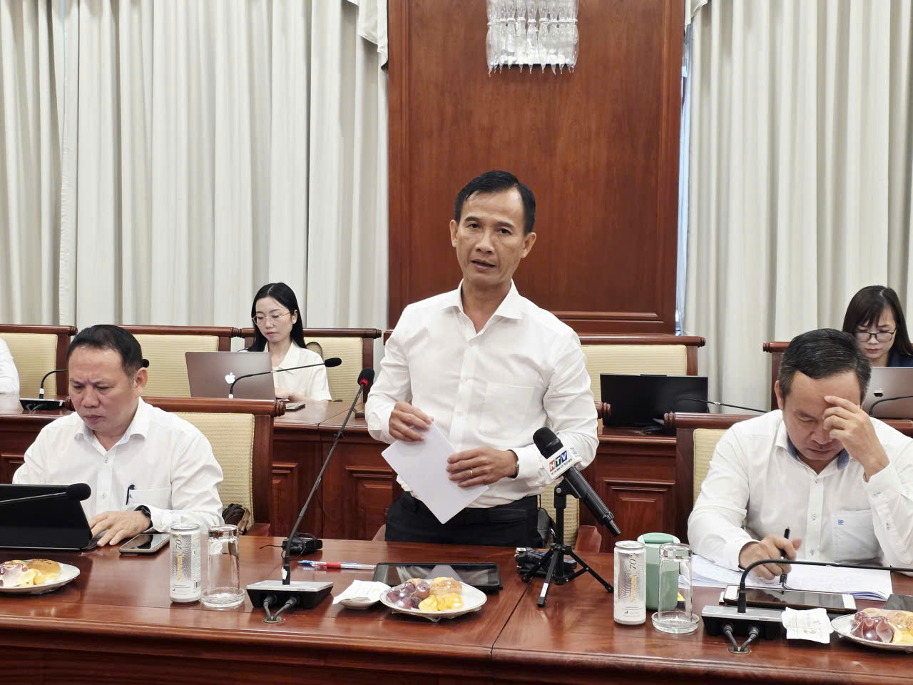 Bí thư TP.HCM Trần Lưu Quang: Các 'đội đặc nhiệm' cùng xã, phường tháo gỡ vướng mắc 1 Bí thư TP.HCM Trần Lưu Quang: Các 'đội đặc nhiệm' cùng xã, phường tháo gỡ vướng mắc - Ảnh 4.