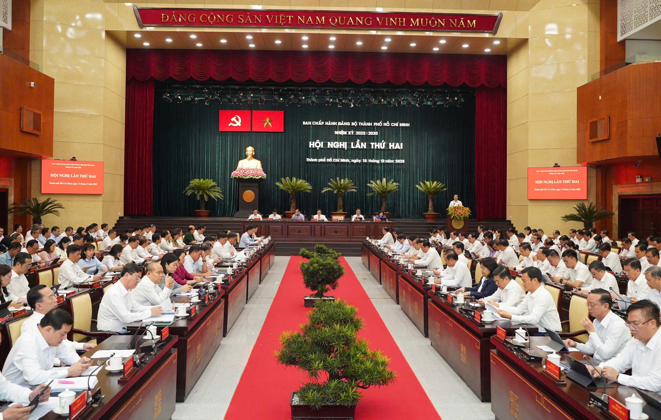 Bí thư TP.HCM Trần Lưu Quang: Các 'đội đặc nhiệm' cùng xã, phường tháo gỡ vướng mắc 3 Bí thư TP.HCM Trần Lưu Quang: Các 'đội đặc nhiệm' cùng xã, phường tháo gỡ vướng mắc - Ảnh 6.