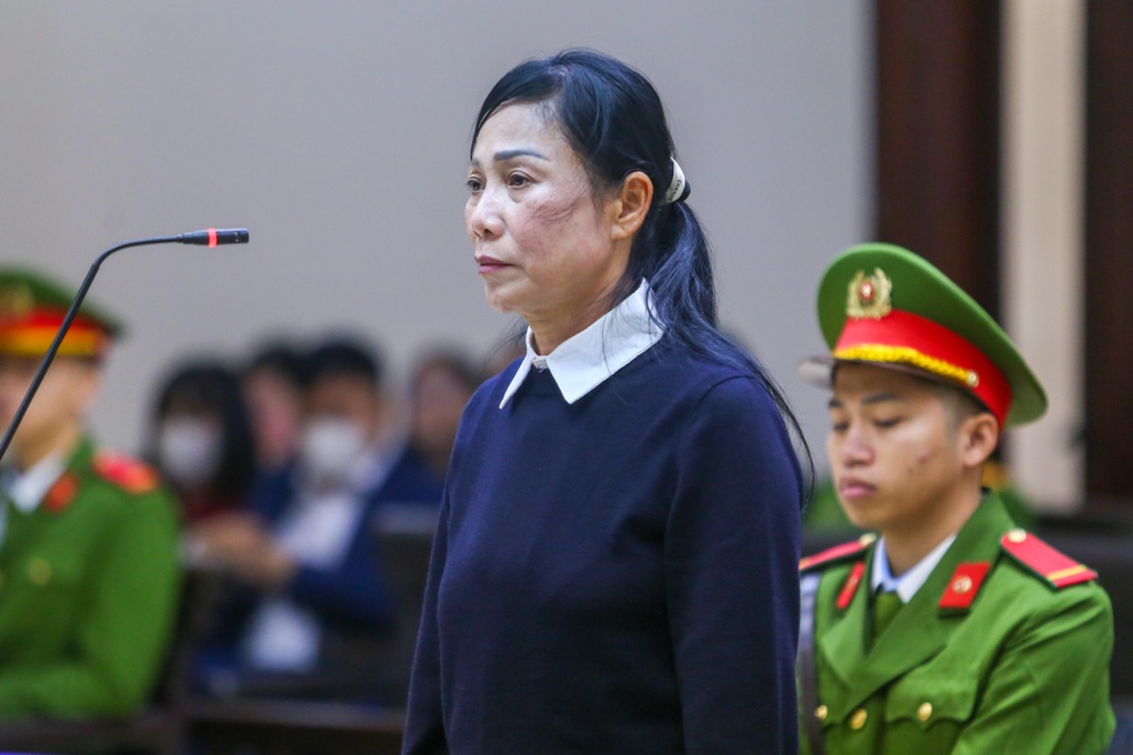 Cựu Bí thư Tỉnh ủy Vĩnh Phúc cũ Hoàng Thị Thúy Lan nghẹn ngào xin giảm án - 2