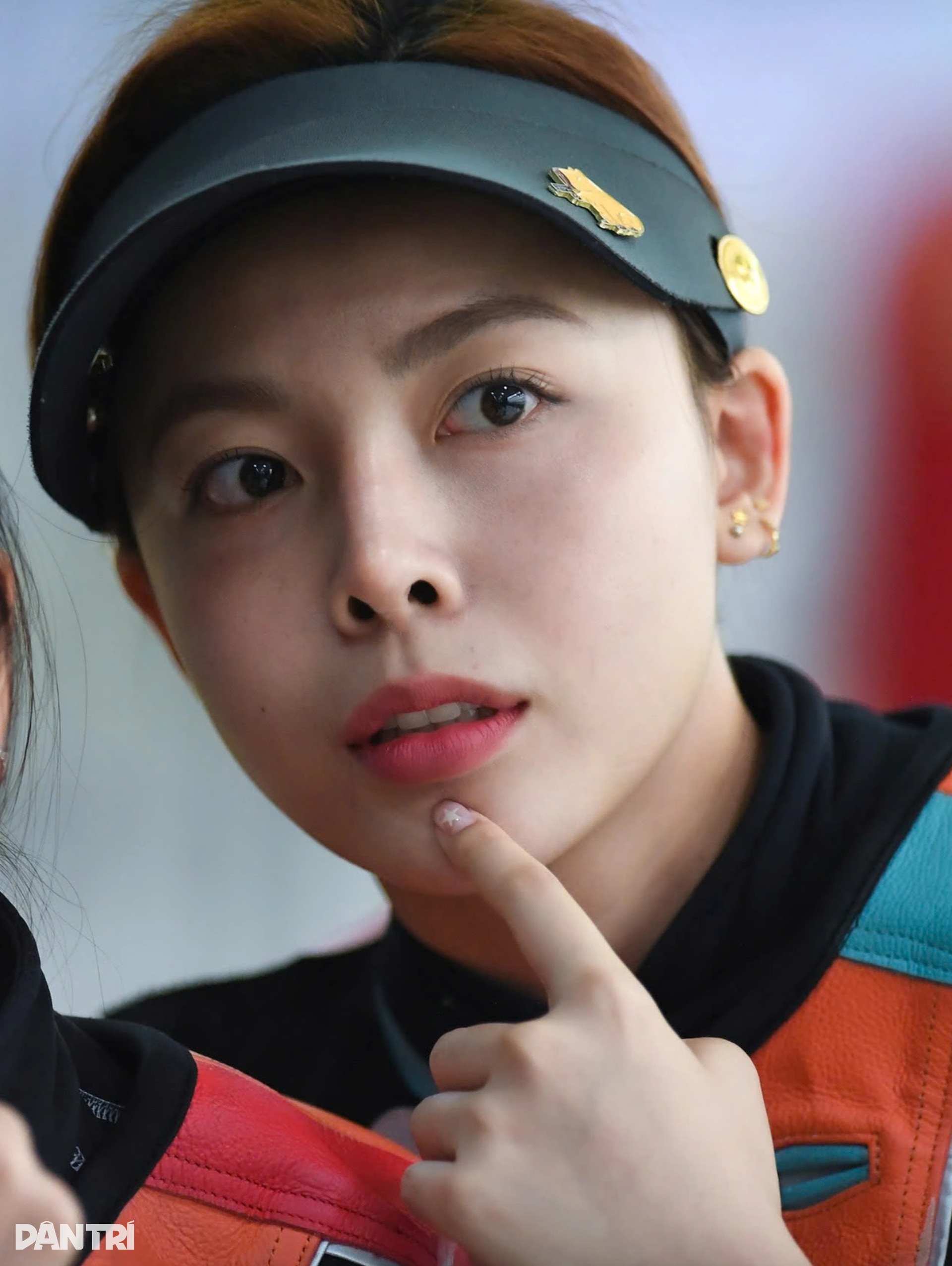 Hoa khôi bắn súng tiết lộ về bộ đồ thi SEA Games nặng 15kg - 7