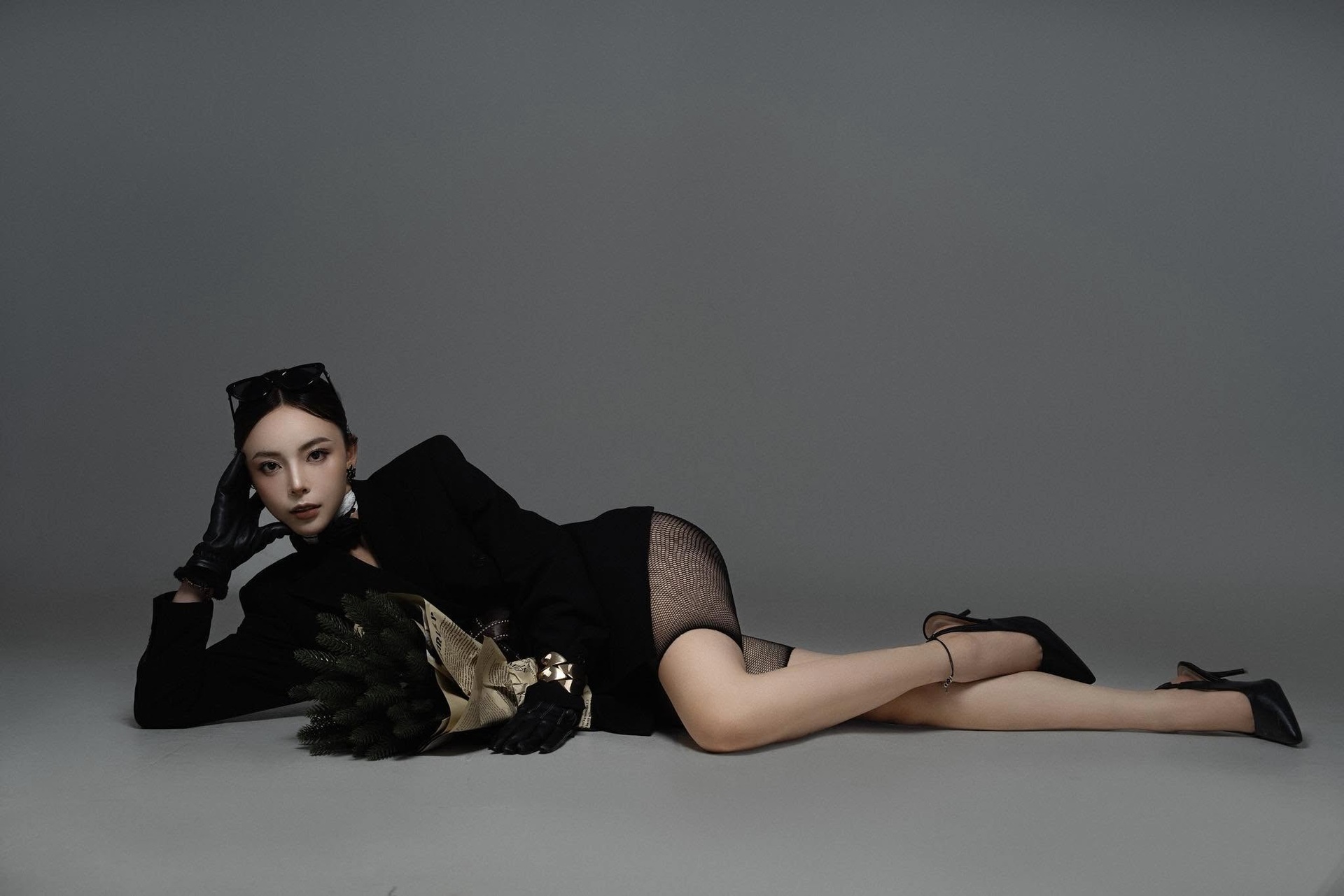 Hoa khôi bắn súng tiết lộ về bộ đồ thi SEA Games nặng 15kg - 11