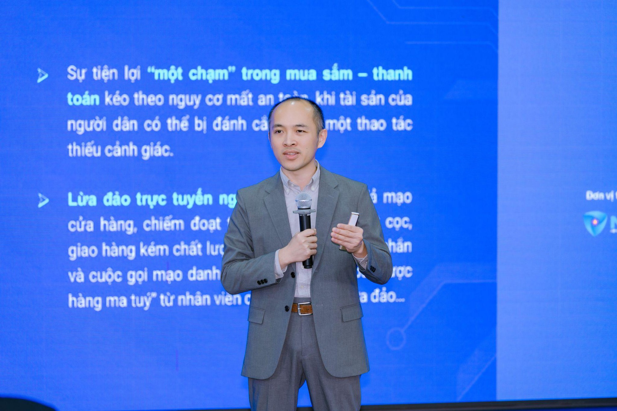 Chống lừa đảo trực tuyến: Lan tỏa thông điệp 'Nhận diện bẫy lừa'- Ảnh 3. Chống lừa đảo trực tuyến: Lan tỏa thông điệp 'Nhận diện bẫy lừa'- Ảnh 3.