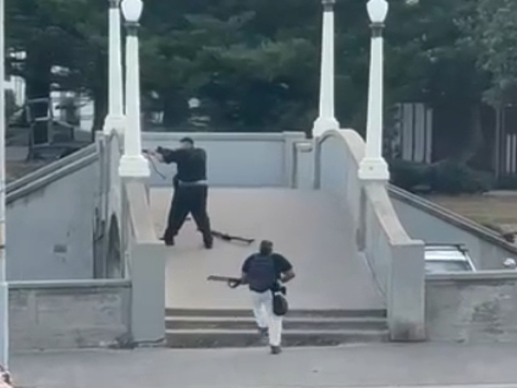 Giây phút sinh tử dưới làn đạn trong thảm kịch xả súng ở Australia - 2