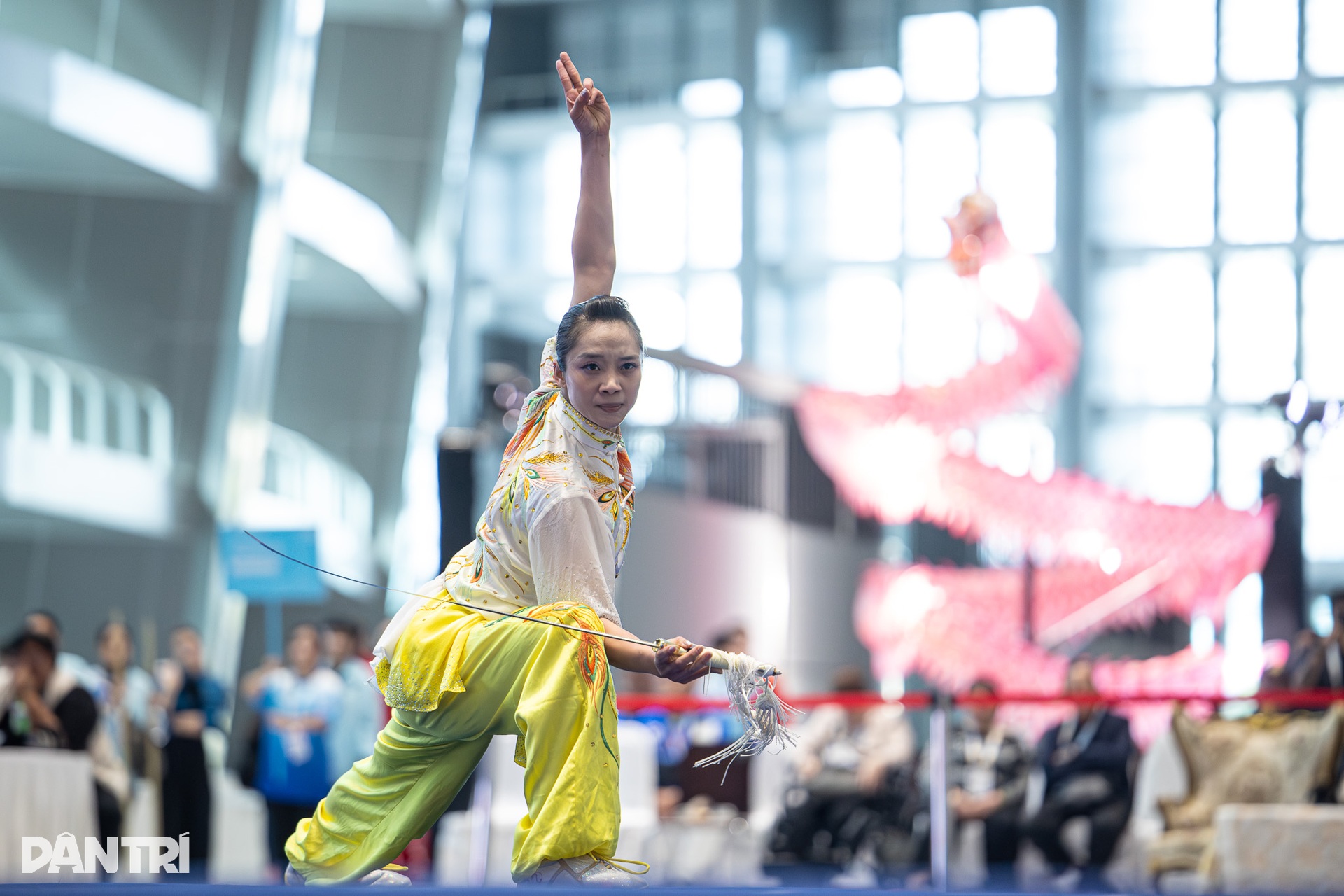 Võ sĩ wushu Dương Thúy Vi và bước nhảy khỏi vùng an toàn SEA Games 33 - 5 Võ sĩ wushu Dương Thúy Vi và bước nhảy khỏi vùng an toàn SEA Games 33 - 5