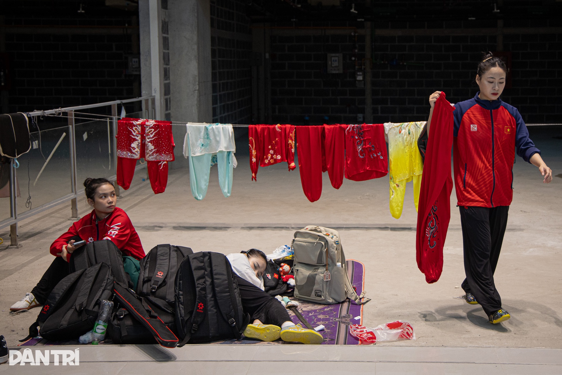 Võ sĩ wushu Dương Thúy Vi và bước nhảy khỏi vùng an toàn SEA Games 33 - 11 Võ sĩ wushu Dương Thúy Vi và bước nhảy khỏi vùng an toàn SEA Games 33 - 11