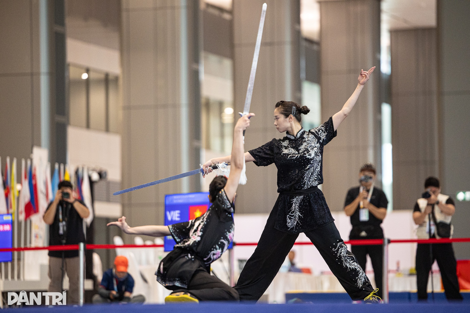 Võ sĩ wushu Dương Thúy Vi và bước nhảy khỏi vùng an toàn SEA Games 33 - 13 Võ sĩ wushu Dương Thúy Vi và bước nhảy khỏi vùng an toàn SEA Games 33 - 13
