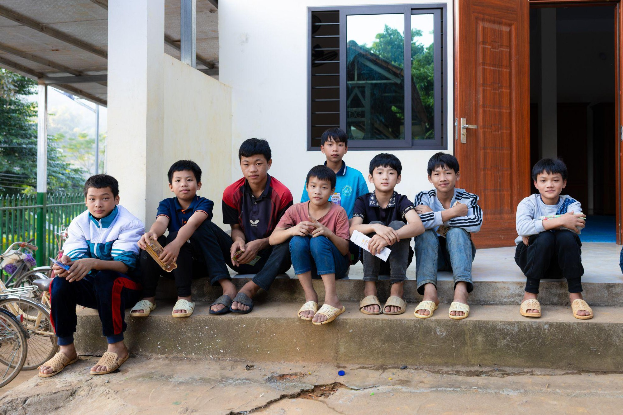 Hành trình trả ơn đời đẹp như cổ tích của người thầy “làm bố” 37 trẻ mồ côi- Ảnh 2.