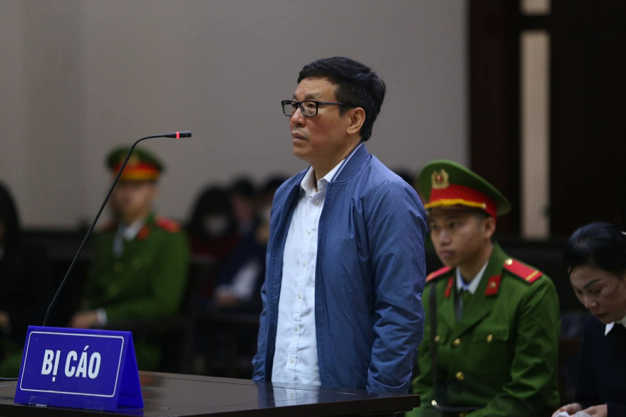 Nữ cựu Bí thư Vĩnh Phúc Hoàng Thị Thúy Lan xin giảm án vì hoàn cảnh khó khăn - Ảnh 2. Nữ cựu Bí thư Vĩnh Phúc Hoàng Thị Thúy Lan xin giảm án vì hoàn cảnh khó khăn - Ảnh 2.