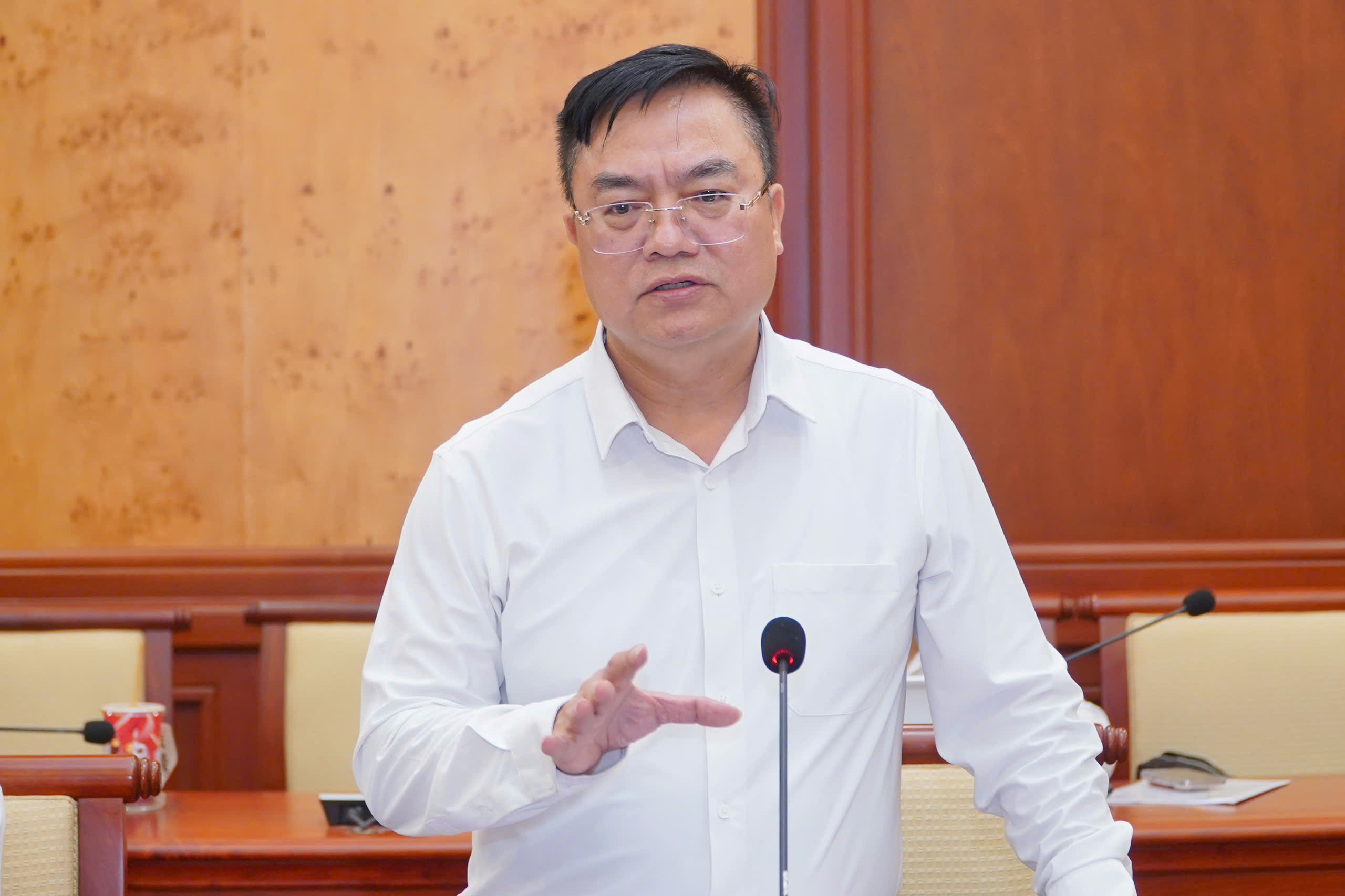 Bí thư Thành ủy TPHCM xúc động trước những việc rất nhỏ vì dân - Ảnh 7.