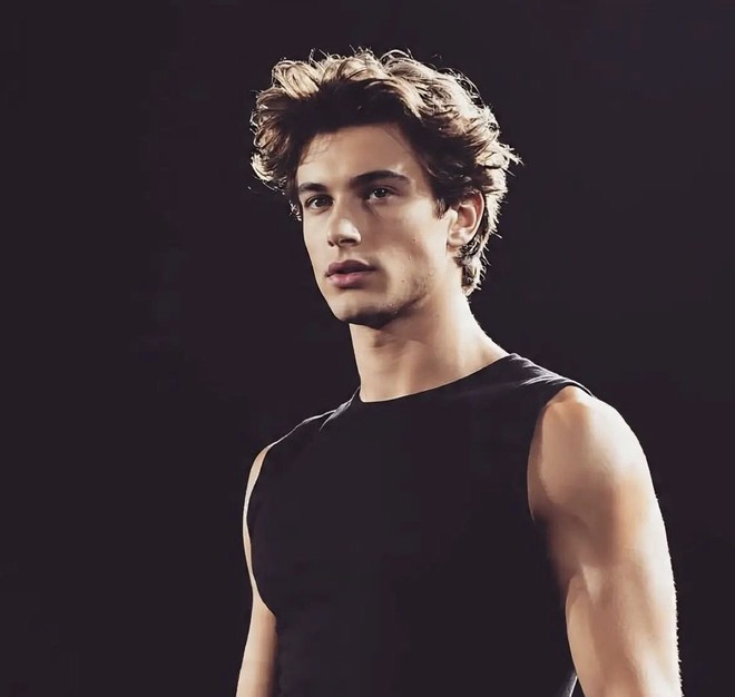 Mọi thứ hoá điên khi Hailey Bieber Mọi thứ hoá điên khi Hailey Bieber