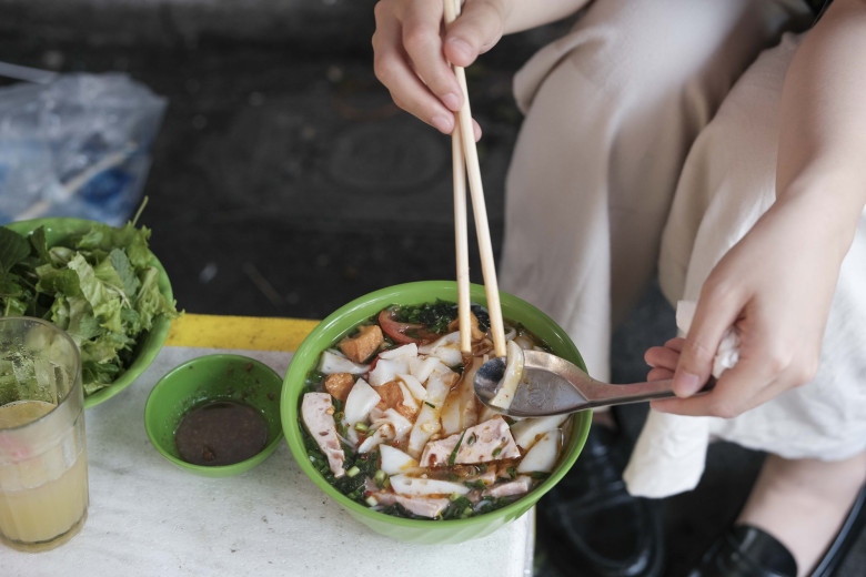 Thức quà tinh tế của người Hà Nội xưa những ngày se lạnh: Kết hợp nguyên liệu rẻ tiền, tưởng không hợp mà hợp không tưởng 4 Thức quà tinh tế của người Hà Nội xưa những ngày se lạnh: Kết hợp nguyên liệu rẻ tiền, tưởng không hợp mà hợp không tưởng - 4