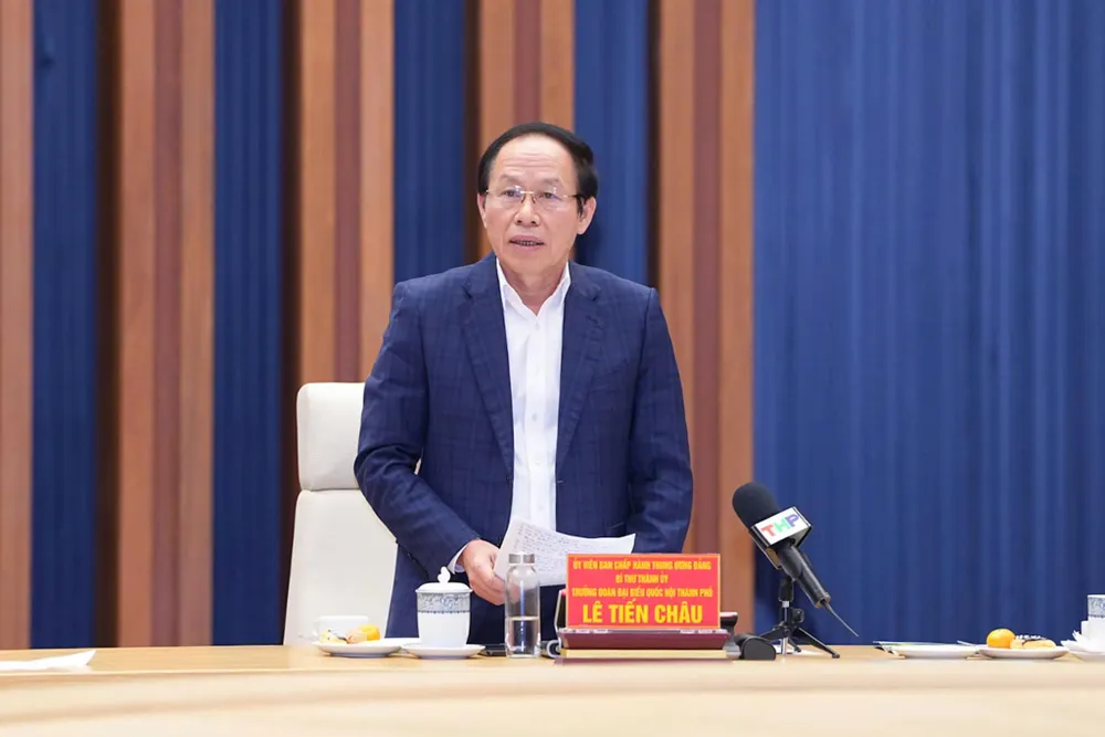 Bí thư Thành ủy Hải Phòng tiếp thu ý kiến chỉ đạo và đề xuất một số giải pháp. Ảnh: ĐT hai-phong-co-nhieu-thanh-cong-toan-dien-tren-cac-linh-vuc-4.jpg