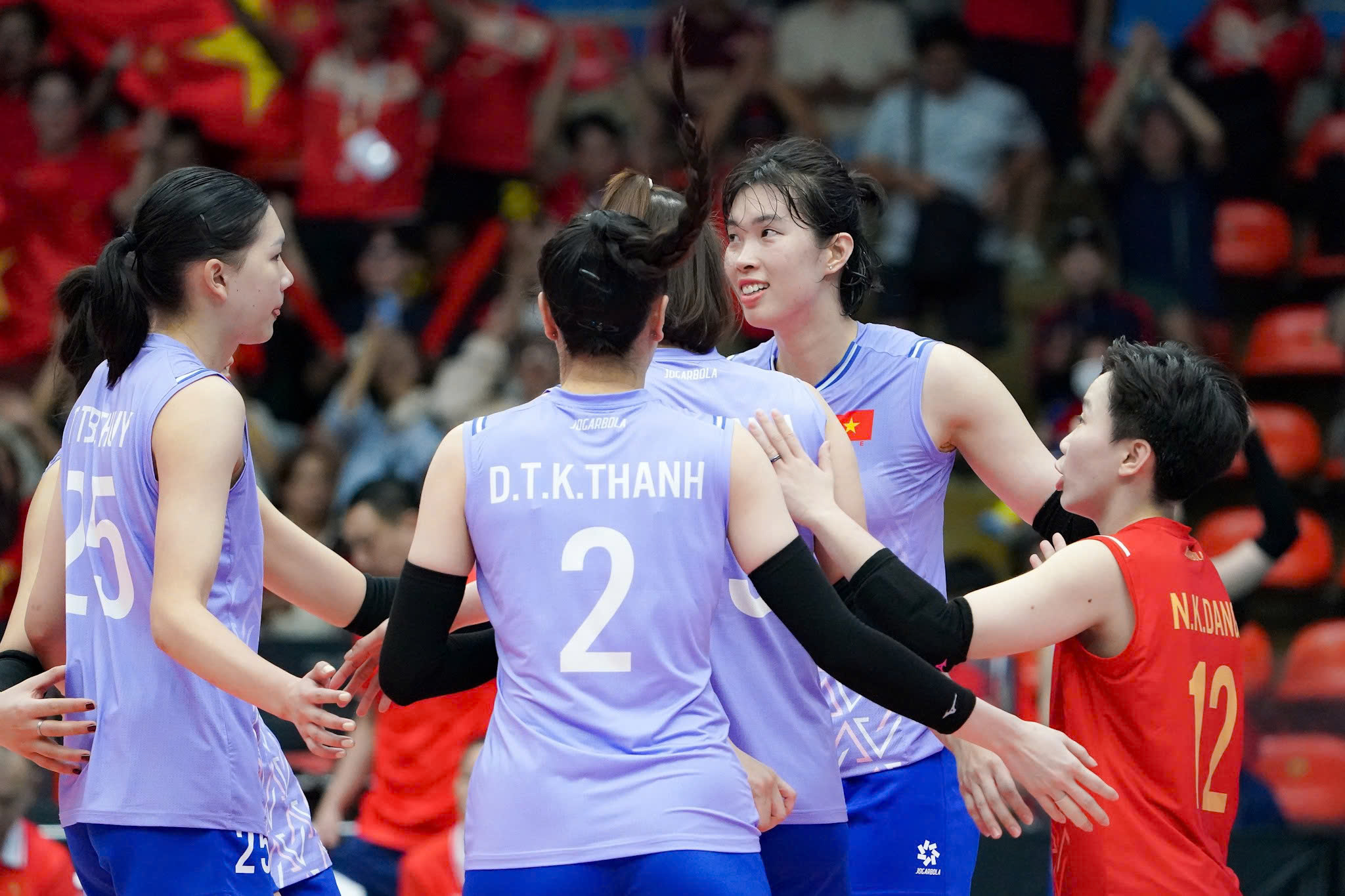 Nữ VĐV bóng chuyền Thanh Thúy được săn đón như siêu sao tại Thái Lan 3 Nữ VĐV bóng chuyền Thanh Thúy được săn đón như siêu sao tại Thái Lan - Ảnh 3.