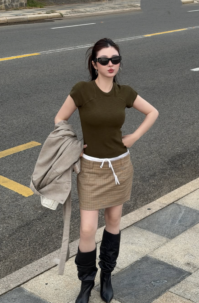 Chân váy ngắn tôn dáng giúp nàng thêm tự tin- Ảnh 4.