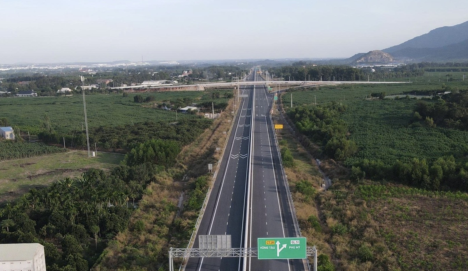 Thông tin nổi bật tại TPHCM 15-12: điều tra vụ cháy công ty gỗ; lộ bí mật kho xăng dầu 30 Đào Trí - Ảnh 3.