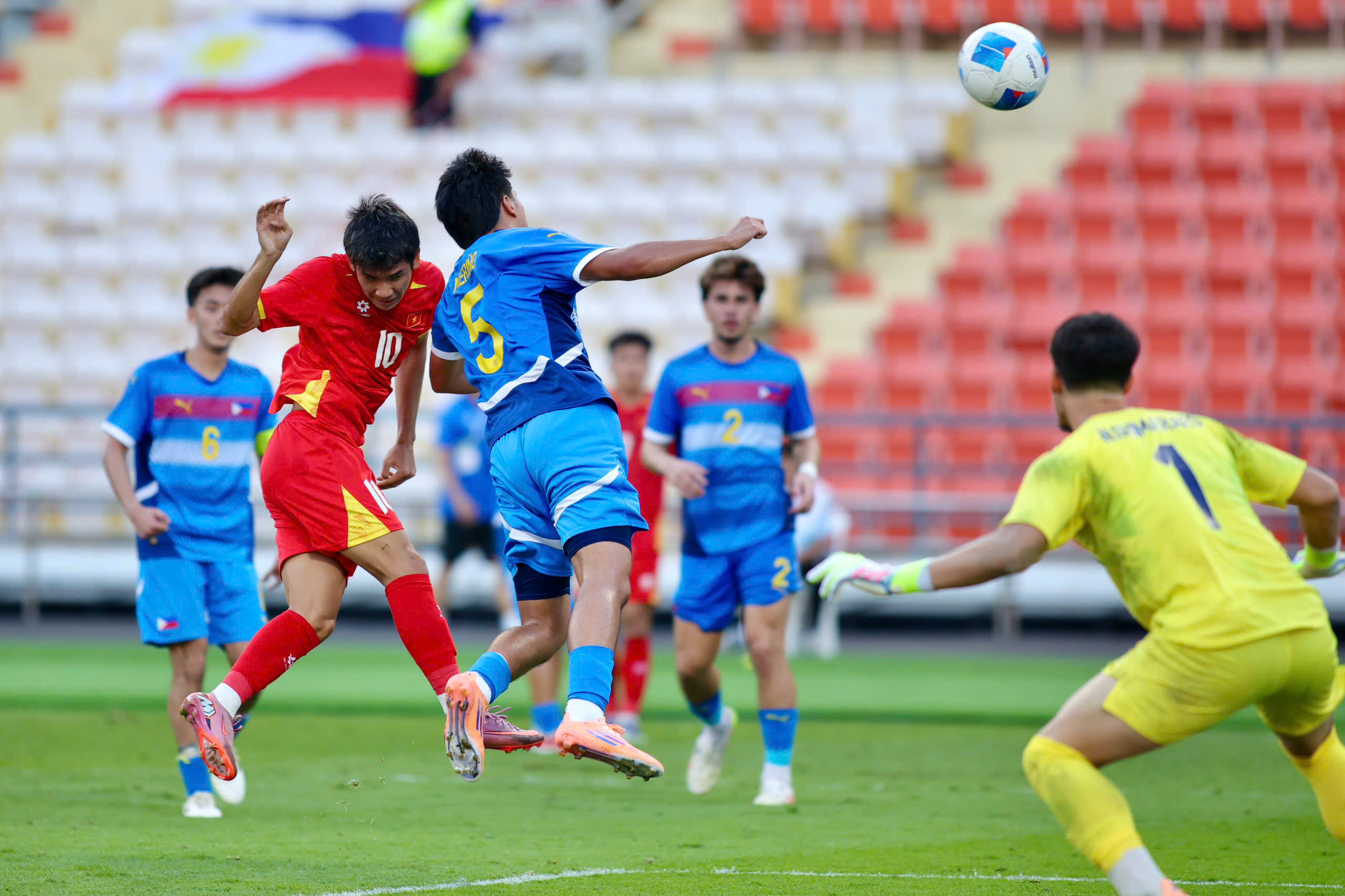 Báo Philippines ca tụng: ‘Chúng ta kiên cường nhưng thua U.23 Việt Nam vì ông Kim quá cao tay’- Ảnh 2.