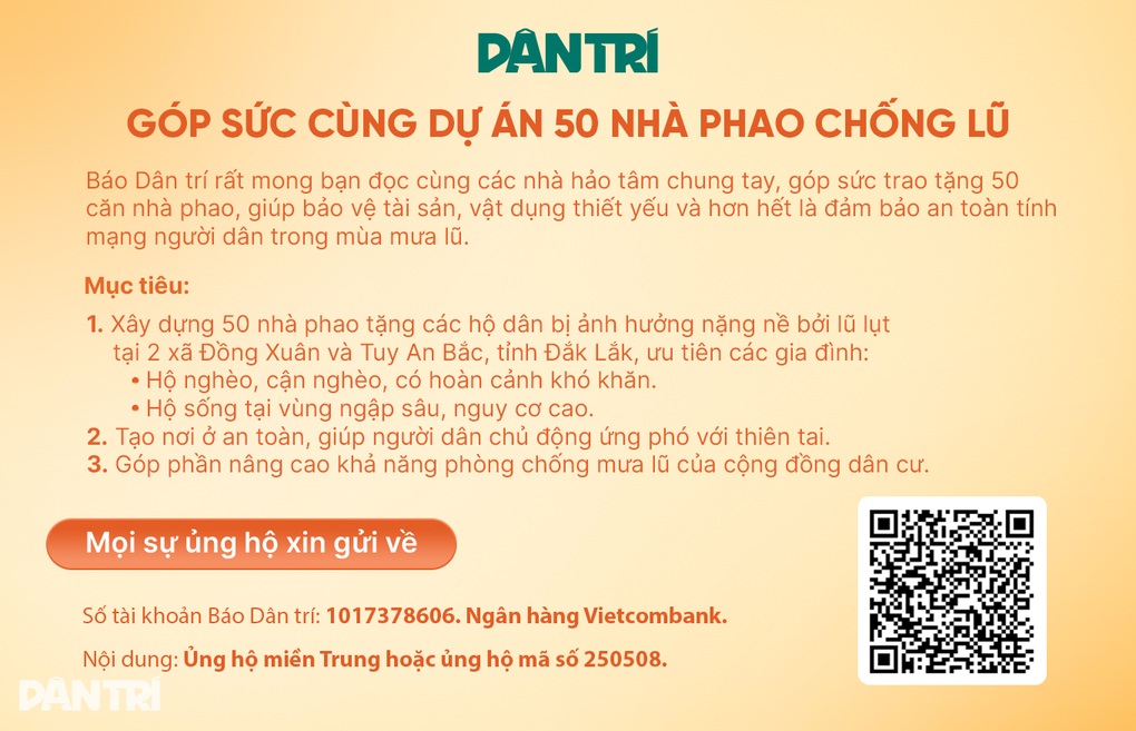 Bạn đọc Dân trí đồng hành xây nhà phao tặng người dân vùng rốn lũ - 2
