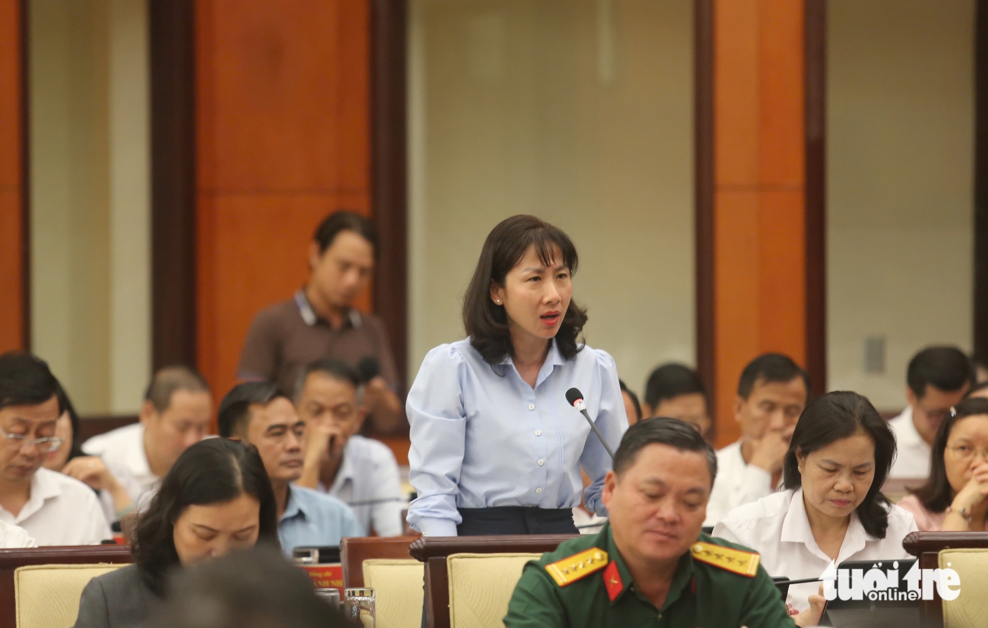 Hội nghị Thành ủy TP.HCM: điều chuyển cán bộ xã phường có lộ trình - Ảnh 2. Giám đốc Sở Nội vụ TP.HCM: TP.HCM sẽ tiếp tục tinh gọn, sắp xếp cán bộ cấp xã phường có lộ trình - Ảnh 2.