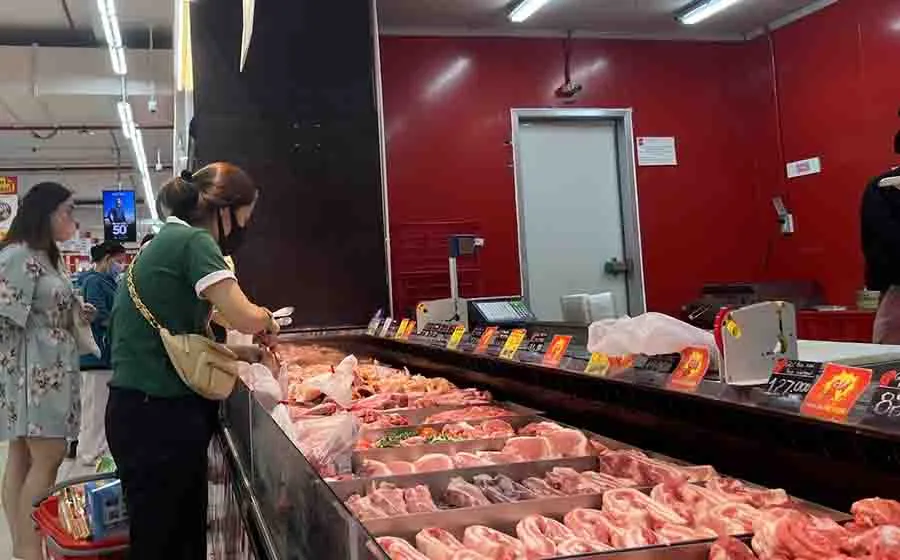 Nâng mức giảm trừ và sửa đổi biểu thuế lũy tiến giúp người dân giảm gánh nặng thuế, nâng cao chất lượng cuộc sống và thúc đẩy tiêu dùng. Ảnh: MINH TRÚC nguoi-tieu-dung-mua-hang-334-2483.jpg