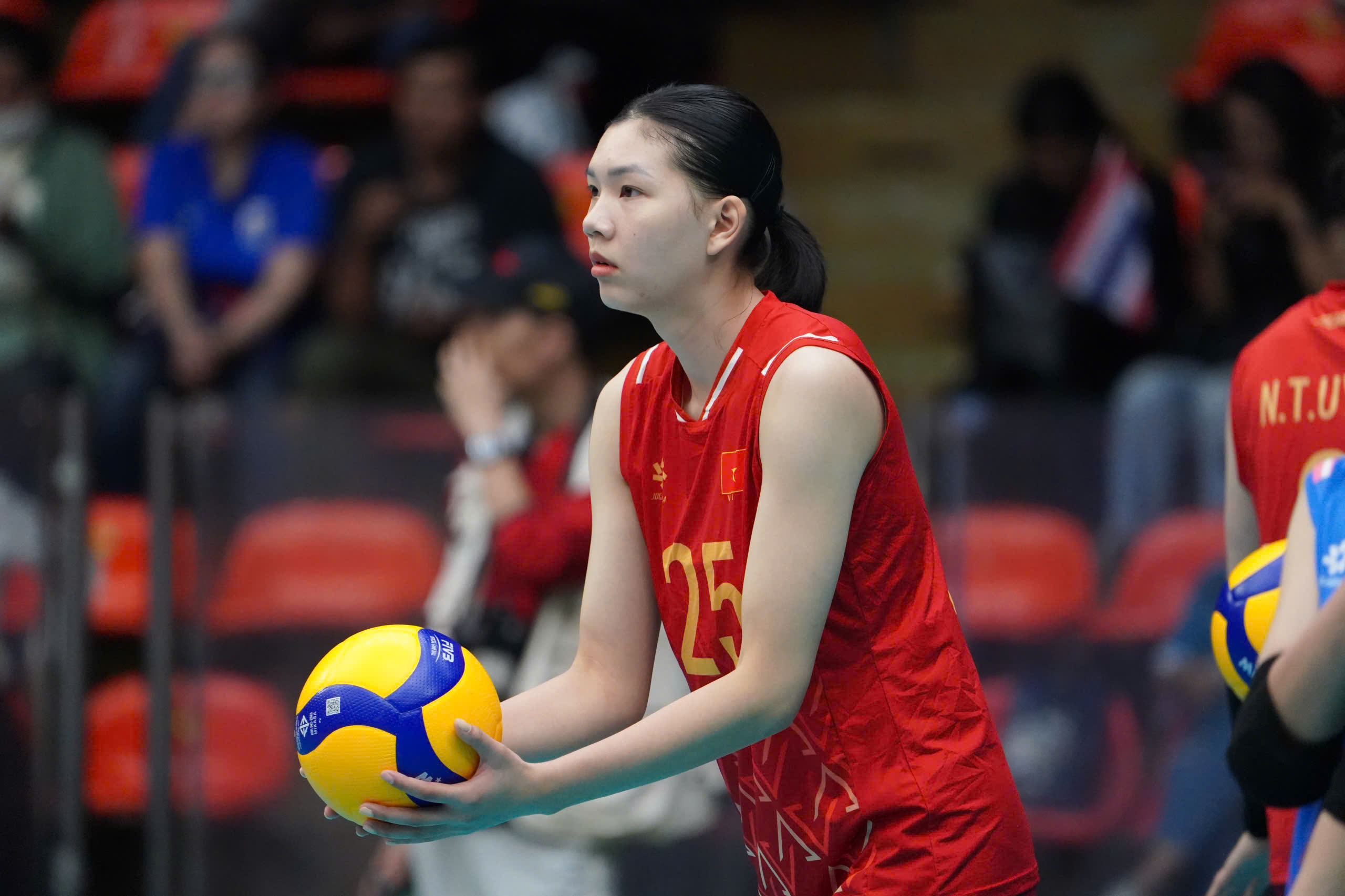 Bóng chuyền nữ Việt Nam - Thái Lan 25-19, 13-25 (ván 3): Thái Lan gượng dậy 4 bóng chuyền nữ việt nam - Ảnh 4.