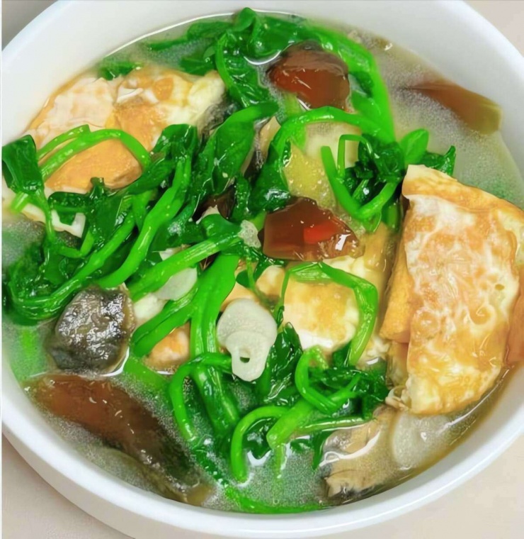 Loại rau mùa đông tươi mát, giúp dưỡng ẩm cho da khô, bổ máu, tăng cường miễn dịch, nấu canh rất thơm - 2