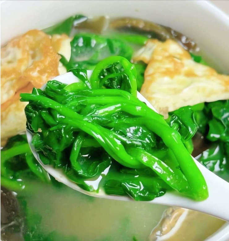 Loại rau mùa đông tươi mát, giúp dưỡng ẩm cho da khô, bổ máu, tăng cường miễn dịch, nấu canh rất thơm - 9