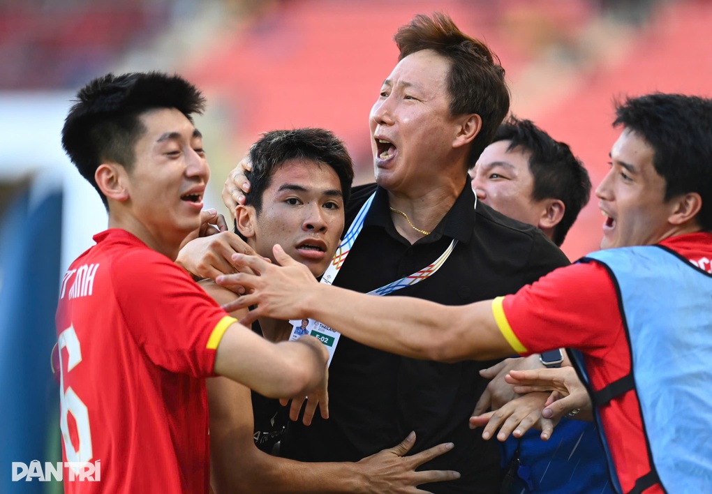 Phản ứng của CĐV Đông Nam Á khi U22 Việt Nam thắng kịch tính Philippines - 2