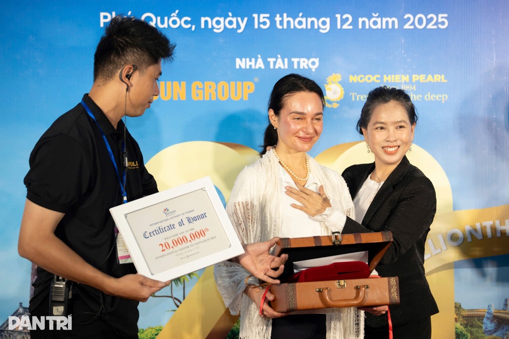 Khách thứ 20 triệu đến Việt Nam được tặng quà 500 triệu đồng - 2