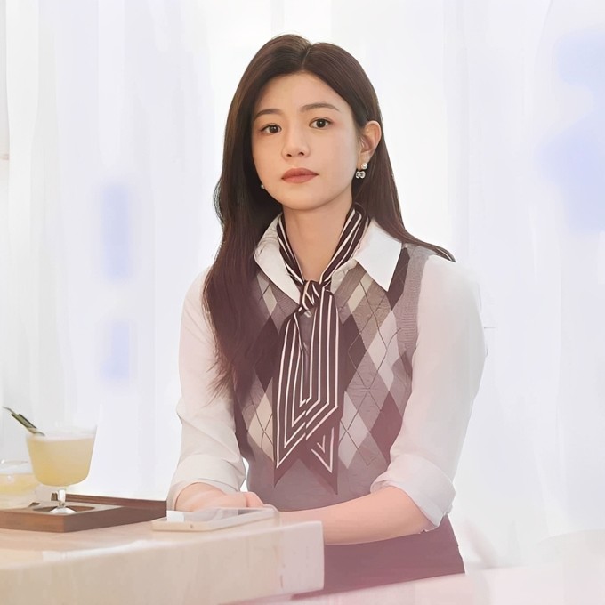 4 thói quen giúp Trần Nghiên Hy giữ da căng bóng ở tuổi 42 4 Trần Nghiên Hy kết hôn với diễn viên Trần Hiểu vào năm 2016 sau khi hợp tác trong Thần điêu đại hiệp. Đầu năm 2025, cặp sao thông báo ly hôn sau gần 9 năm chung sống, hiện duy trì mối quan hệ văn minh và cùng chăm sóc con chung. Ảnh: Weibo