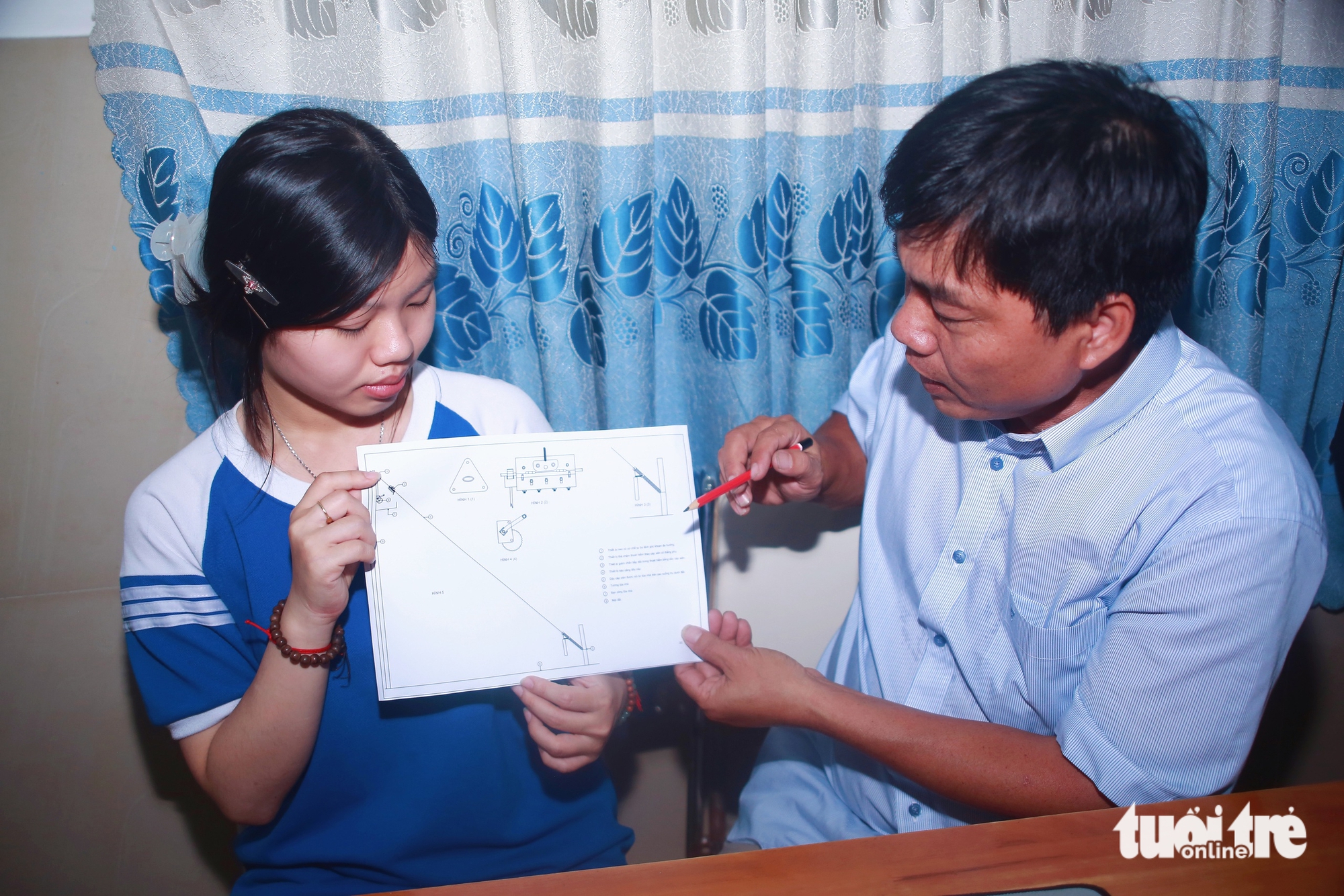 Hai cha con ở Hóc Môn mong góp giải pháp thoát hiểm cháy nổ nhà cao tầng bằng cáp xiên 4 Hóc Môn - Ảnh 4.